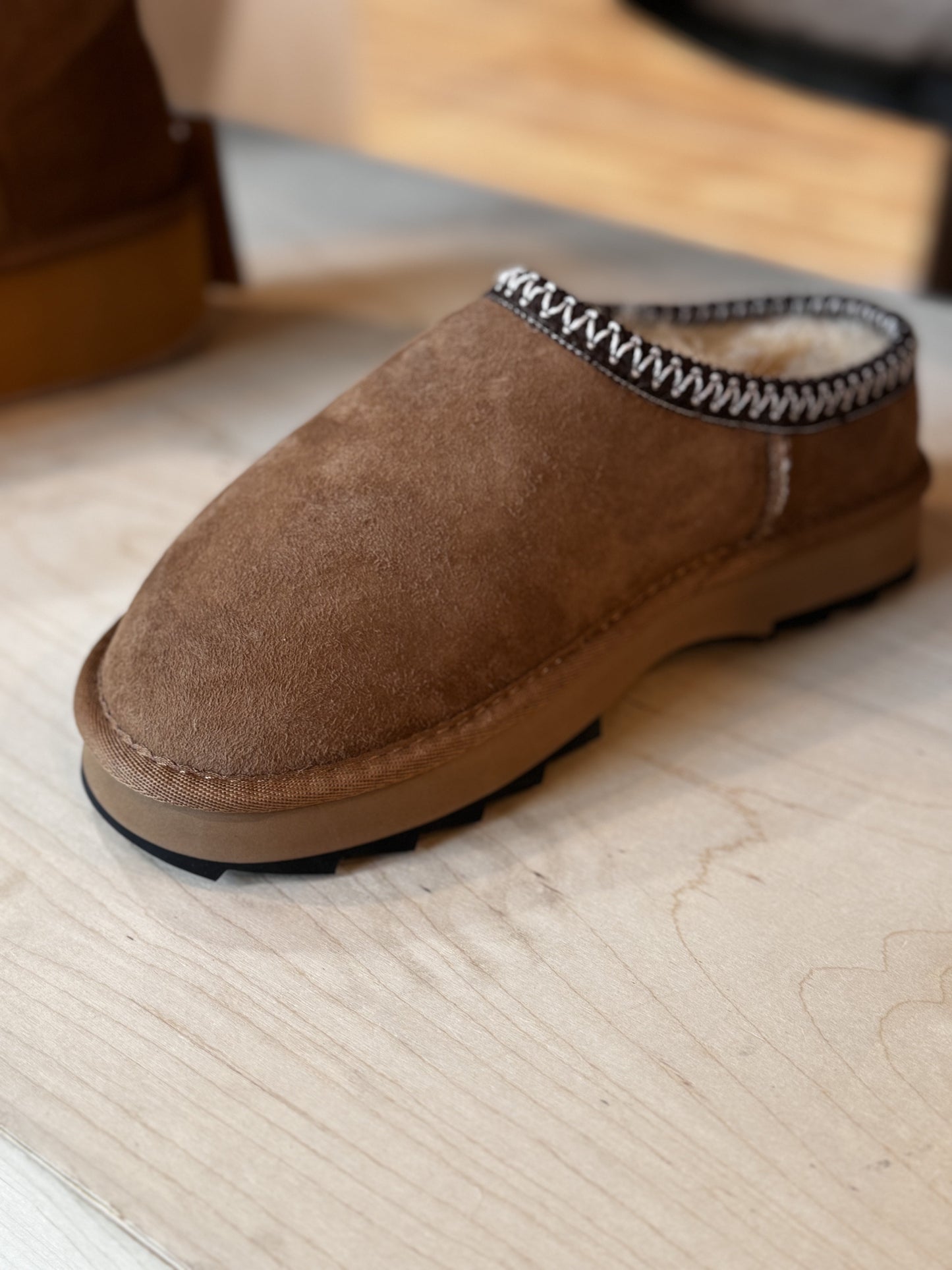 EMU Sharky Scuff Chestnut FA24
