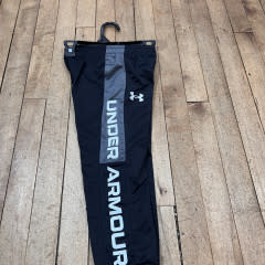 Under Armour Black/Grey Stripe Jogger-W21